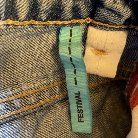 GARAGE Distressed Denim Jean Shorts - Picture 6 of 6